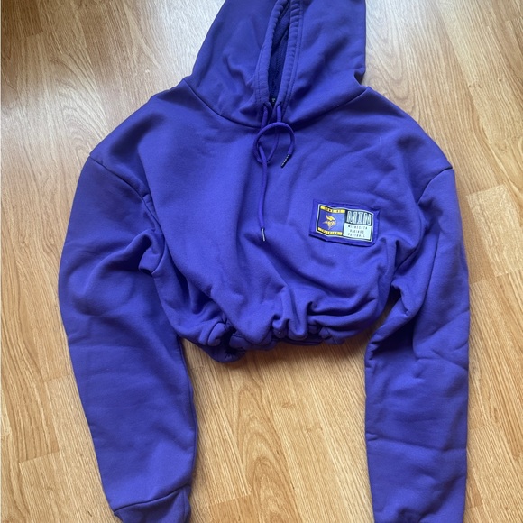 ROMWE Tops - Minnesota Vikings Purple Cropped Hoodie